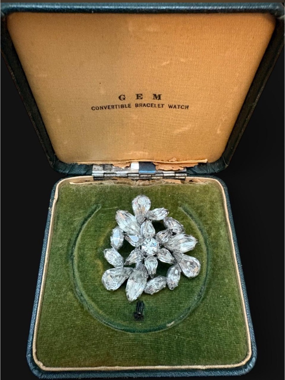 Vintage triangular/floral rhinestone crystal brooch
